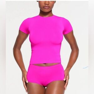Skims Soft Smoothing Seamless T-Shirt